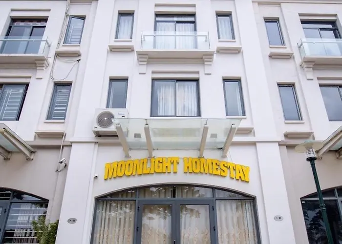 Moonlight Homestay *